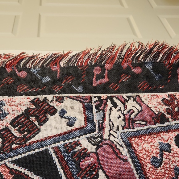 Disney 48x68 fringed throw, great condition, Vintage Mickey pattern - Picture 3 of 6